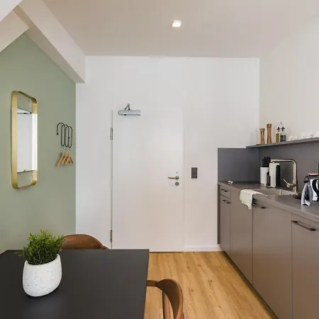 Aparthotel Limehome Schmidtstedter Strasse 3*